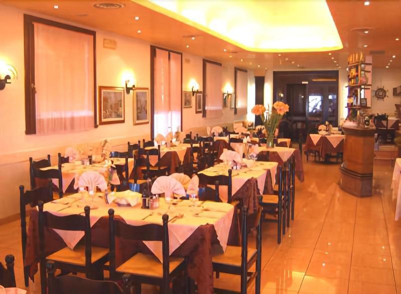 Hotel Touring Sottomarina Esterno foto