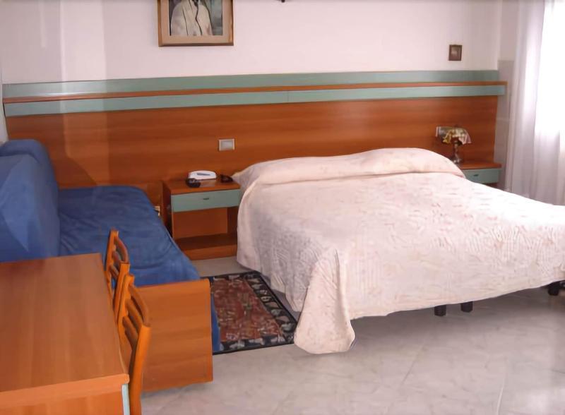 Hotel Touring Sottomarina Esterno foto