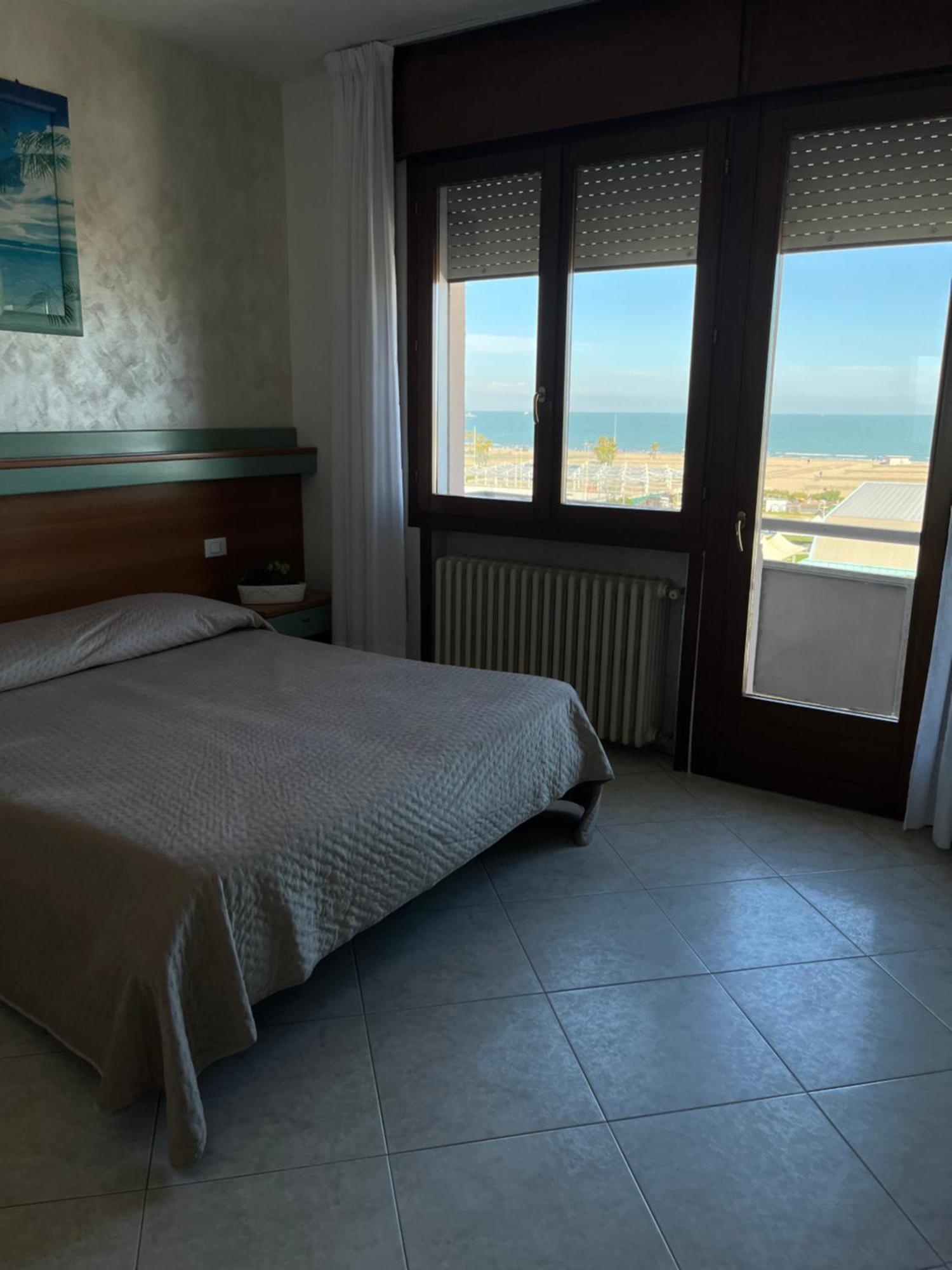 Hotel Touring Sottomarina Esterno foto