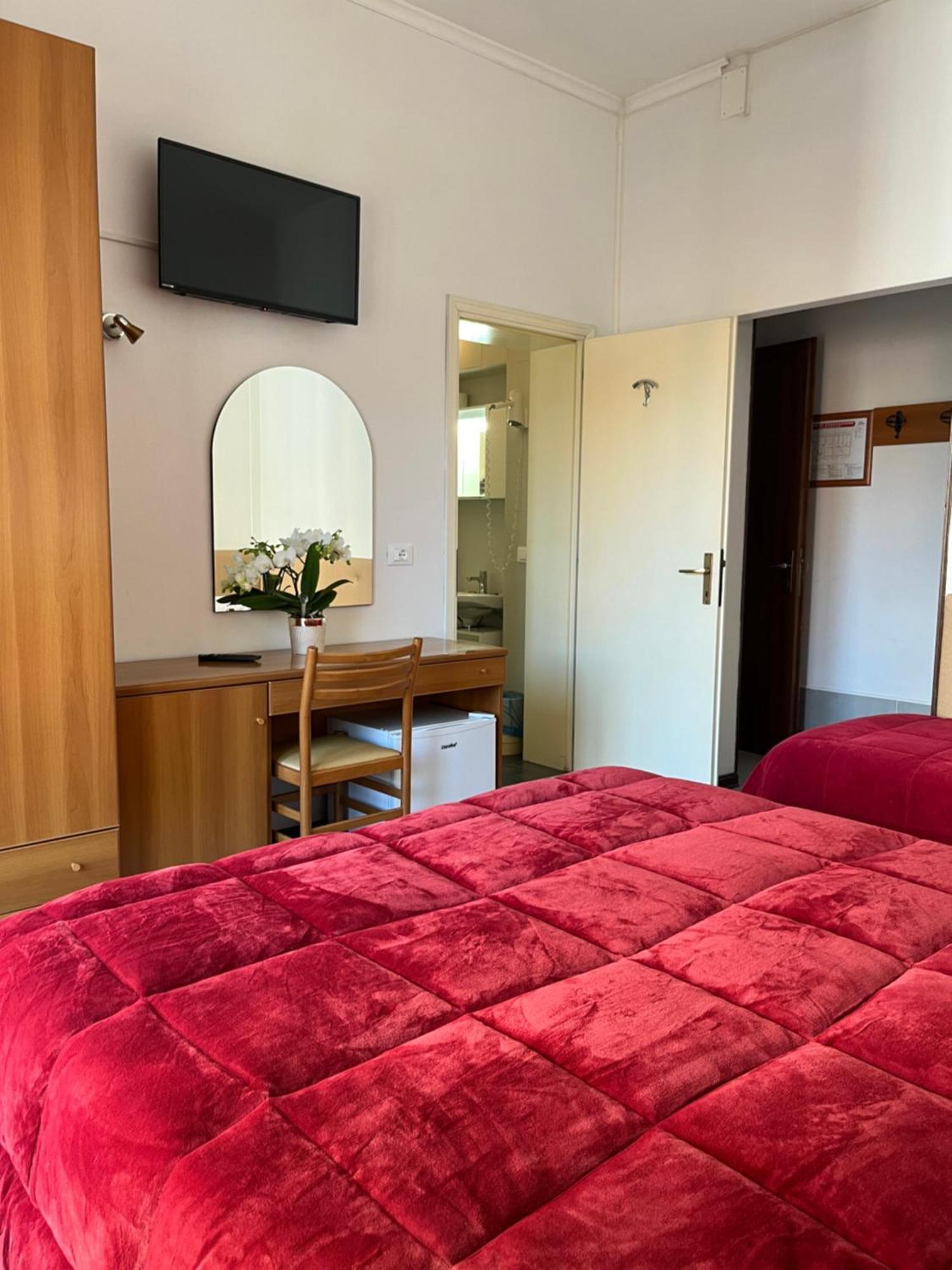 Hotel Touring Sottomarina Esterno foto