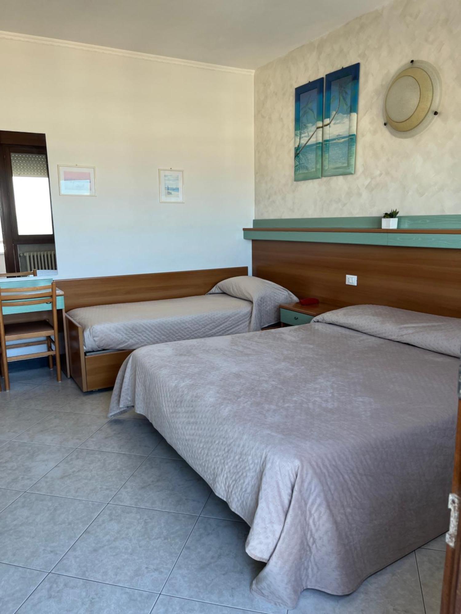 Hotel Touring Sottomarina Esterno foto