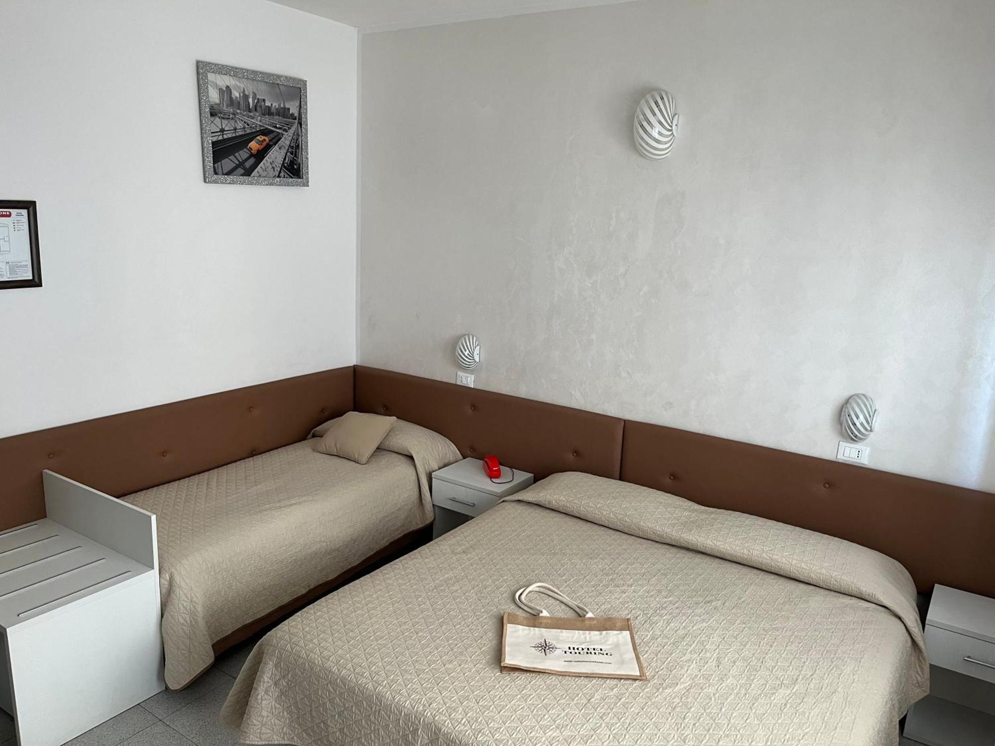 Hotel Touring Sottomarina Esterno foto