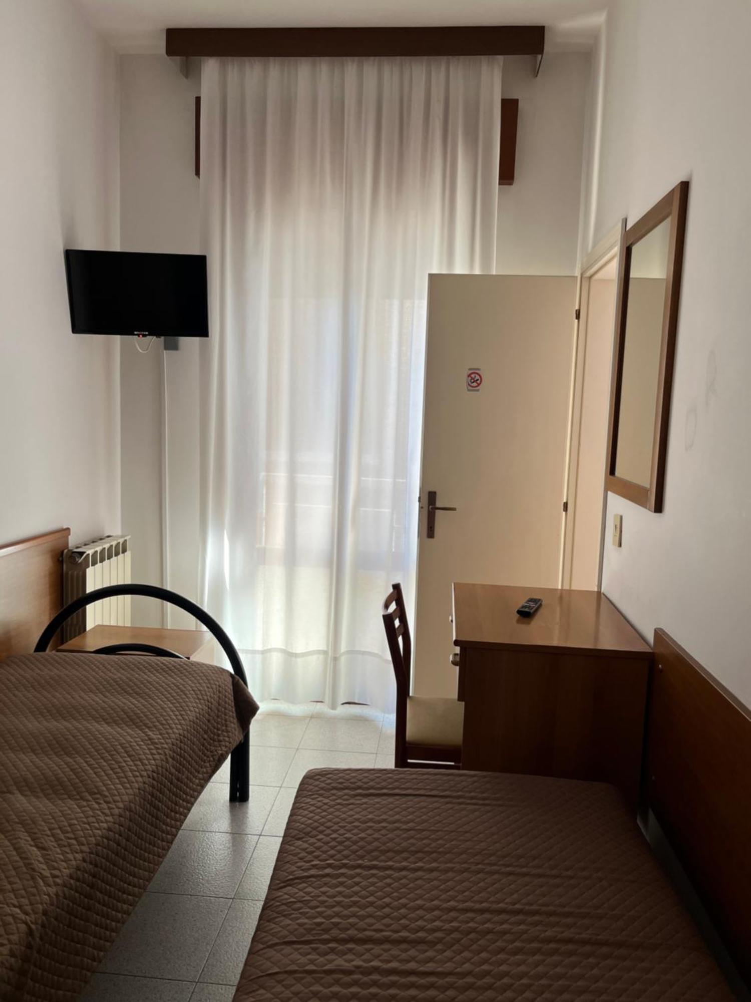 Hotel Touring Sottomarina Esterno foto