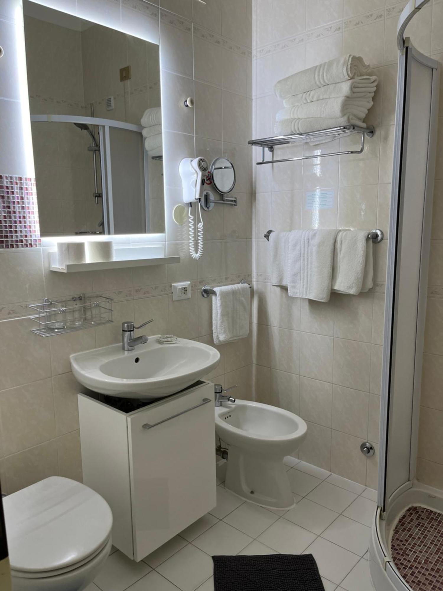 Hotel Touring Sottomarina Esterno foto