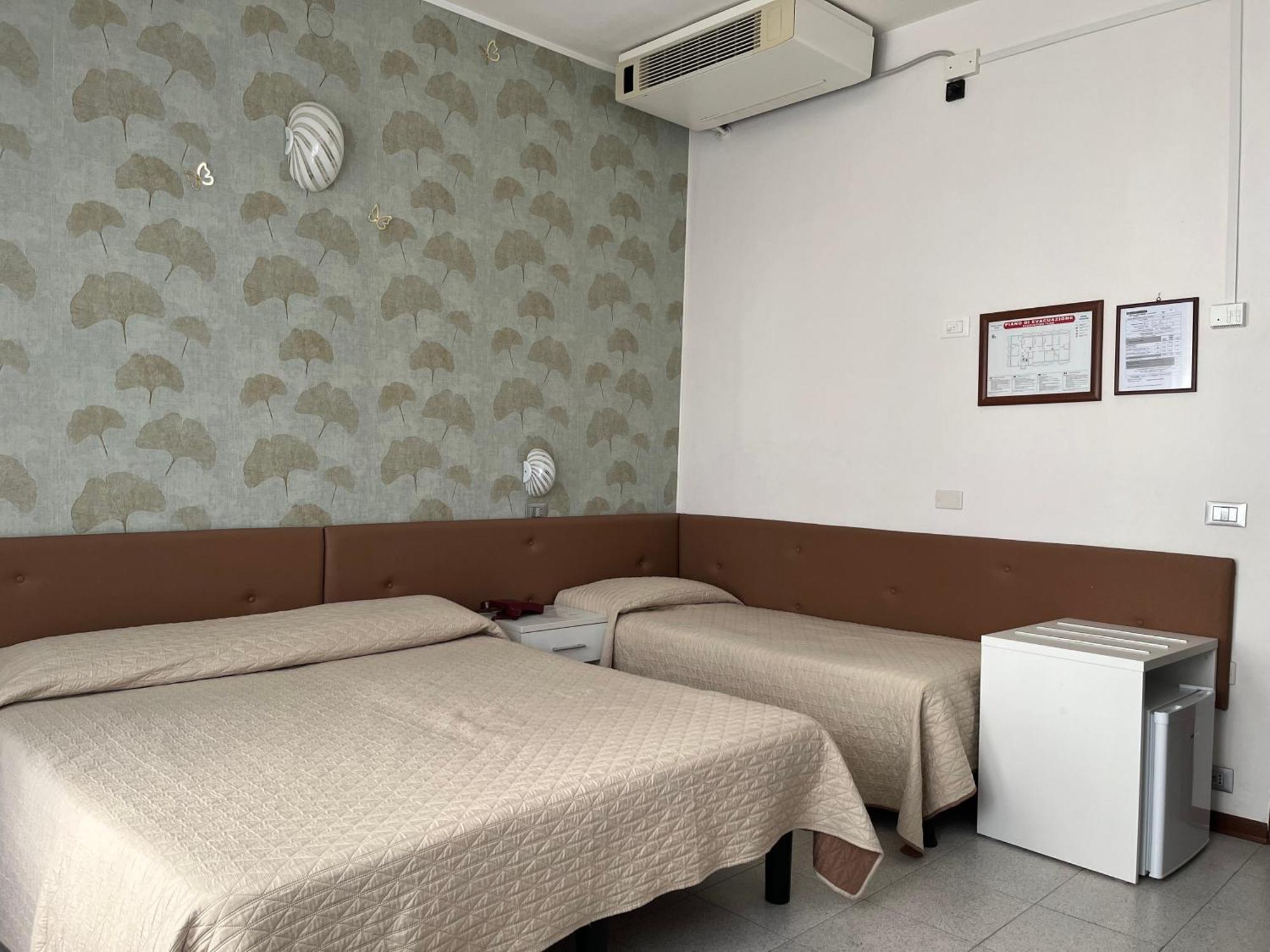 Hotel Touring Sottomarina Esterno foto