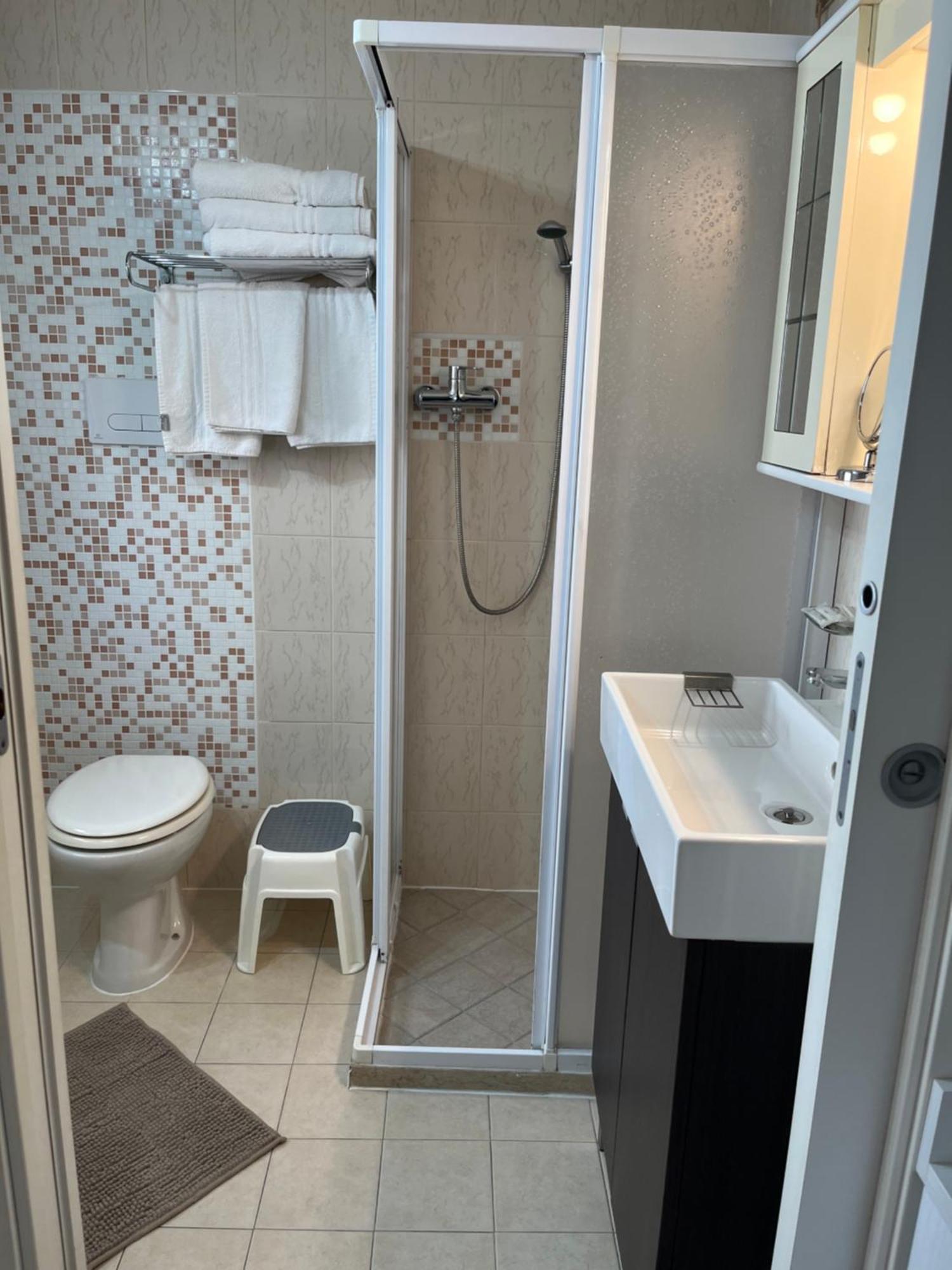 Hotel Touring Sottomarina Esterno foto