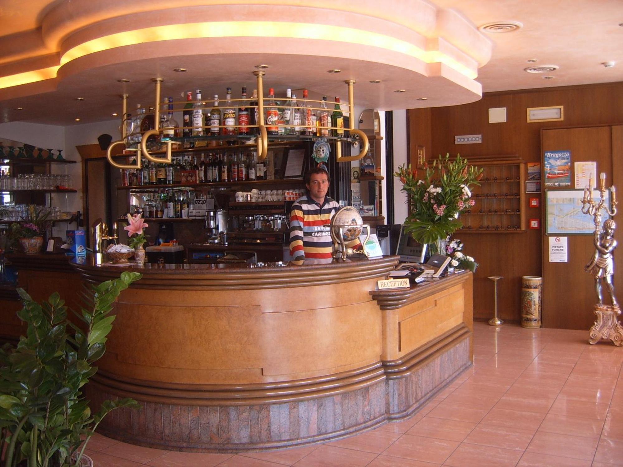 Hotel Touring Sottomarina Esterno foto